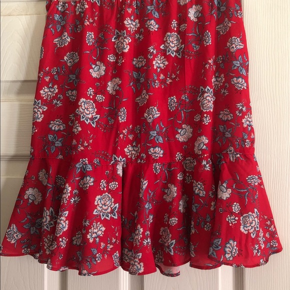 Max Studio women’s skirt. NWT. Great red color. Great adjustable ruching. - Picture 3 of 6